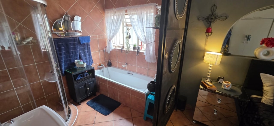 3 Bedroom Property for Sale in Flimieda North West